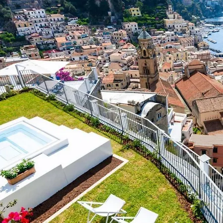 Villa Seafront Allegra *