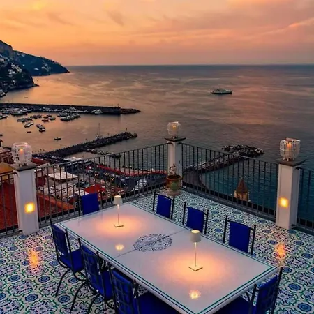 Seafront Allegra Villa *